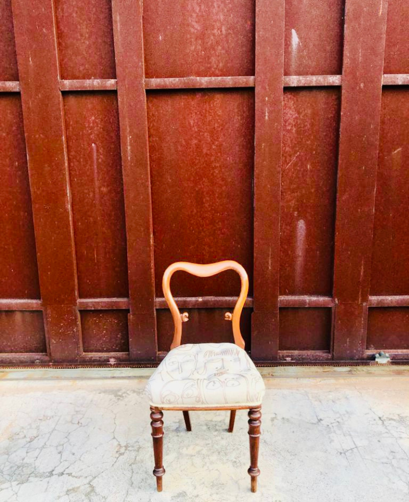 Vintage Chair With Linen Fabric Deco File